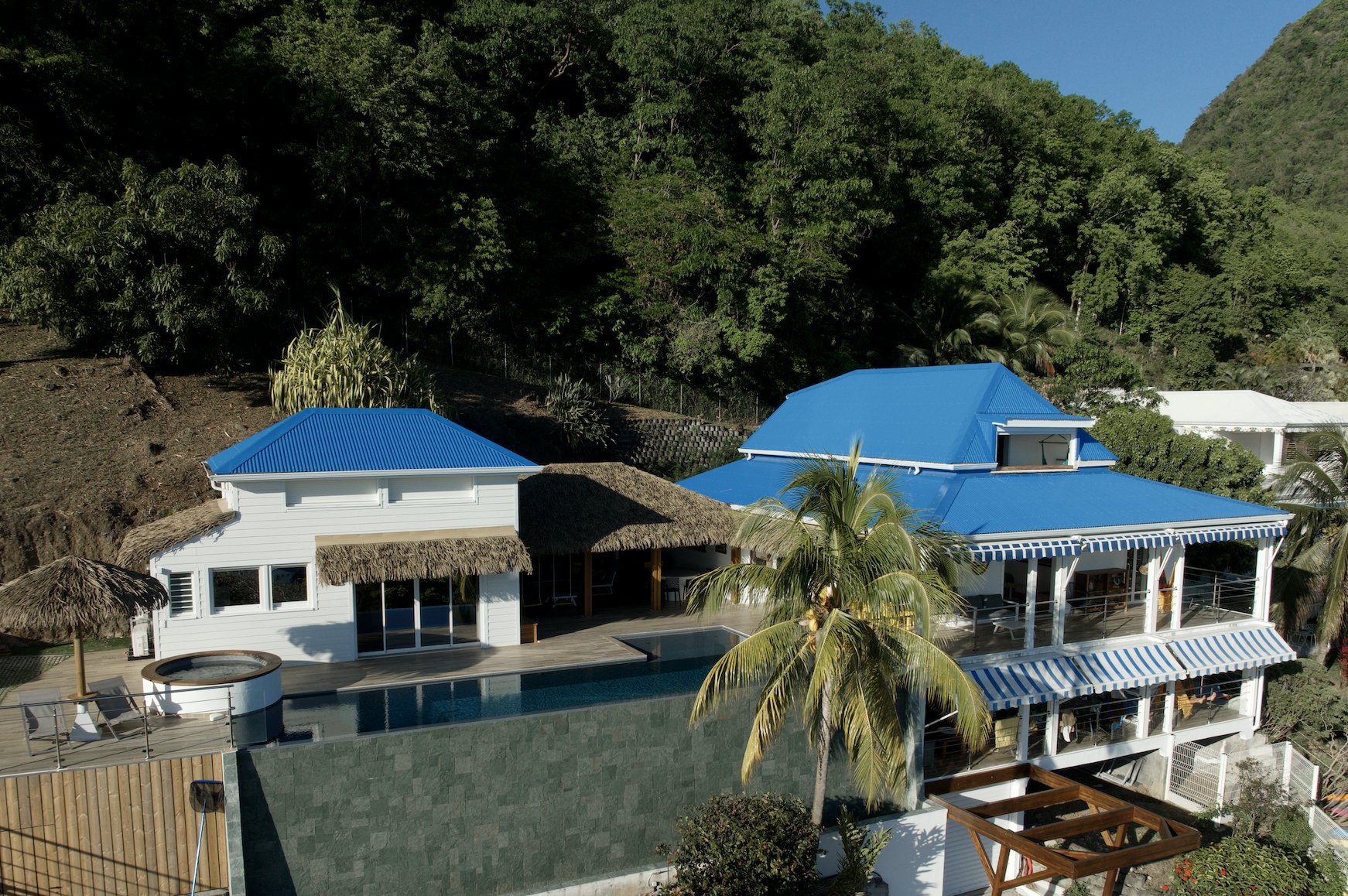 2 000 m² de parc tropical
